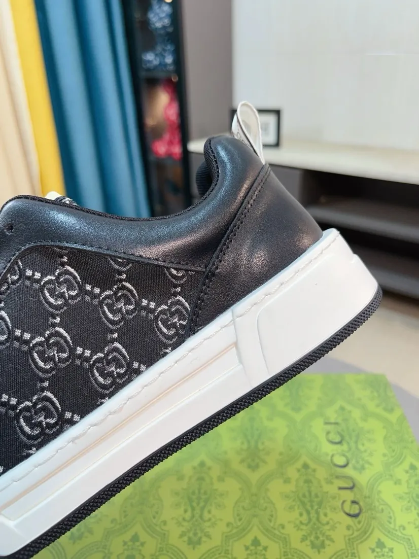 Men's shoes 💰420🌹🌹[GUCCI] Gucci's new lace-up casual men's shoes are on the market first, and the materials and workmanship are superior to all versions on the market. The highest quality shipped first-layer cowhide with imported original perforated materials➕genuine leather lining, privately molded soft outsole, high foot comfort, imported special materials highlight the brand's unique charm, high-end customization 38-44